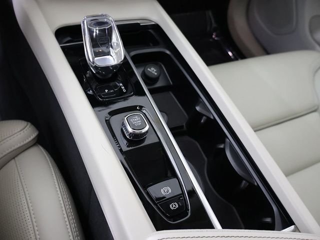 2023 Volvo XC60 B6 AWD Ultimate Bright Theme - 23074519 - 58