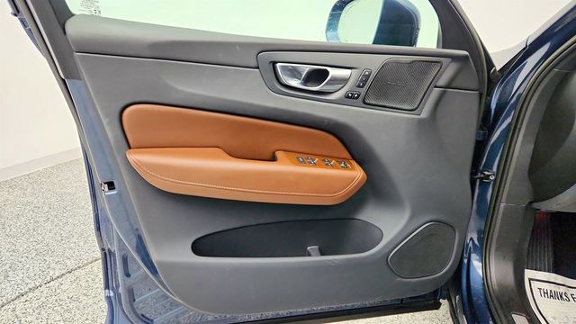 2023 Volvo XC60 B6 AWD Ultimate Bright Theme - 22965220 - 10