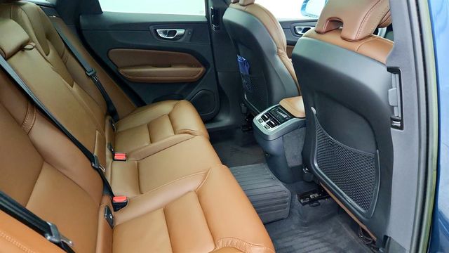 2023 Volvo XC60 B6 AWD Ultimate Bright Theme - 22965220 - 22