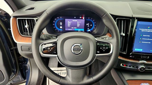 2023 Volvo XC60 B6 AWD Ultimate Bright Theme with 21'' Wheels & Climate Package - 22965220 - 13