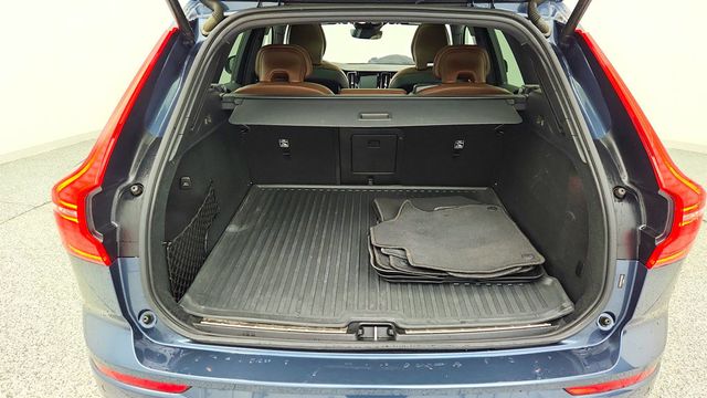 2023 Volvo XC60 B6 AWD Ultimate Bright Theme with 21'' Wheels & Climate Package - 22965220 - 21