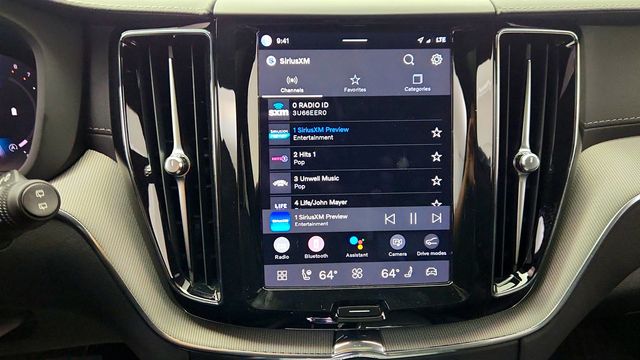 2023 Volvo XC60 B6 AWD Ultimate Dark Theme w/ B&W Premium Sound & Air Suspension - 23019528 - 18