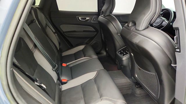 2023 Volvo XC60 B6 AWD Ultimate Dark Theme w/ B&W Premium Sound & Air Suspension - 23019528 - 22