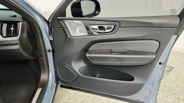2023 Volvo XC60 B6 AWD Ultimate Dark Theme w/ B&W Premium Sound & Air Suspension - 23019528 - 25