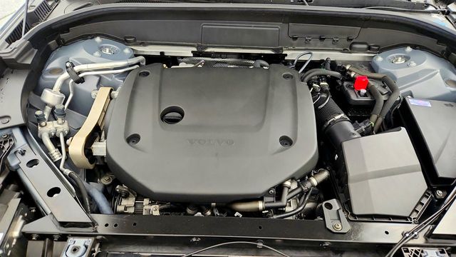 2023 Volvo XC60 B6 AWD Ultimate Dark Theme w/ B&W Premium Sound & Air Suspension - 23019528 - 26