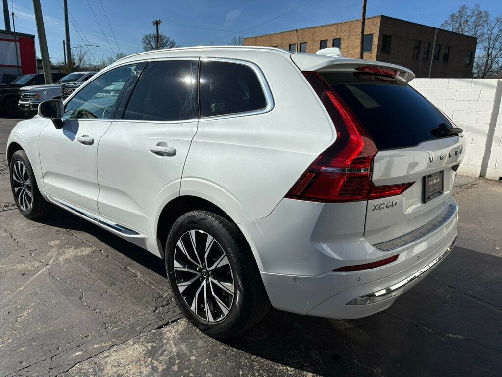2023 Volvo XC60 B5 photo 2