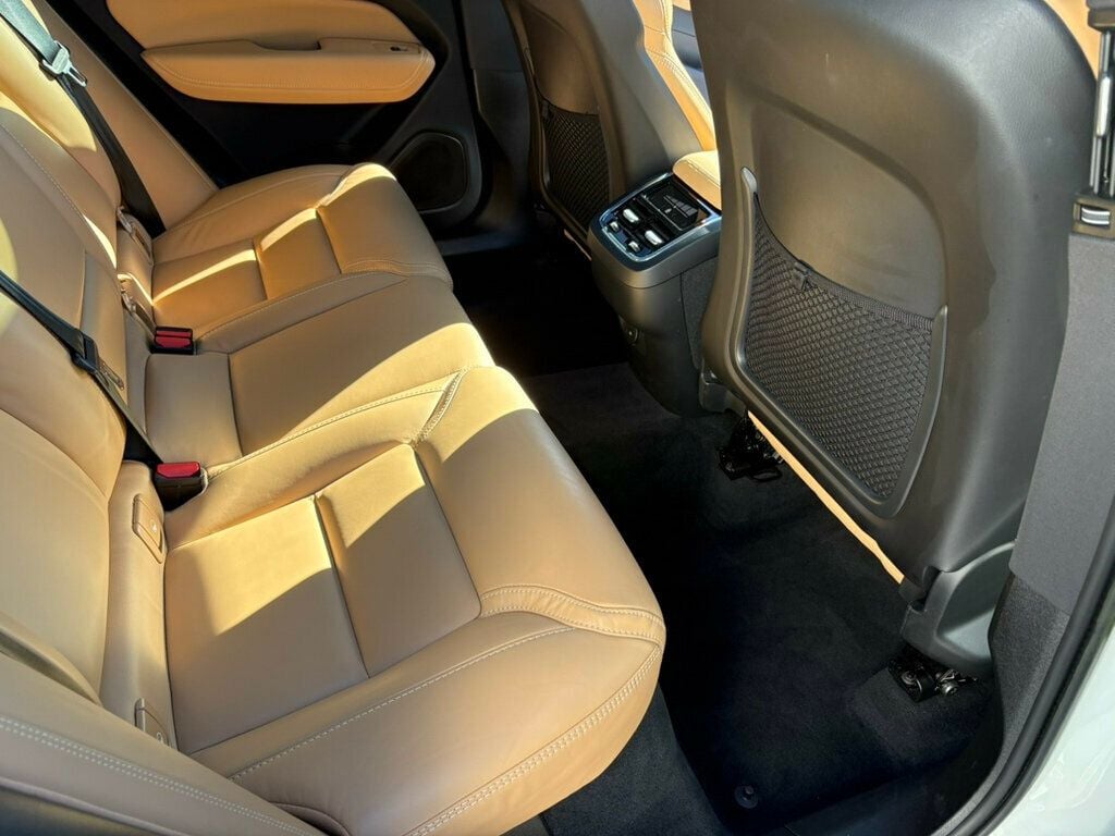 2023 Volvo XC60 MSRP$59685/DarkTheme/AWD/Ultimate/HeadsUpDisplay/NAV - 22950747 - 24