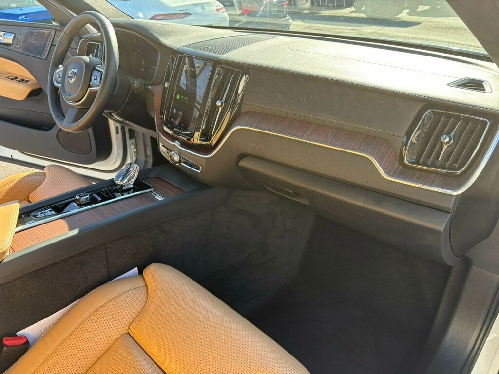 2023 Volvo XC60 MSRP$59685/DarkTheme/AWD/Ultimate/HeadsUpDisplay/NAV - 22950747 - 28