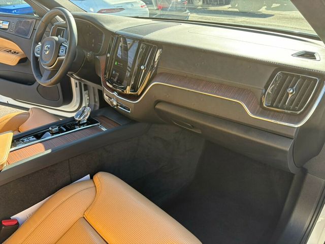 2023 Volvo XC60 MSRP$59685/DarkTheme/AWD/Ultimate/HeadsUpDisplay/NAV - 22950747 - 28