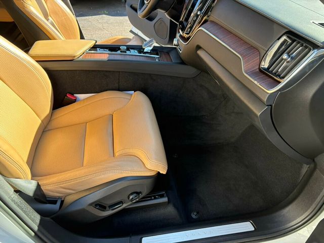 2023 Volvo XC60 MSRP$59685/DarkTheme/AWD/Ultimate/HeadsUpDisplay/NAV - 22950747 - 29