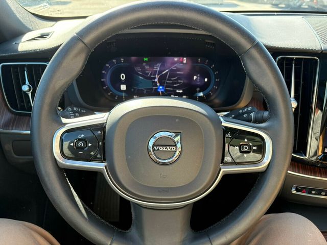 2023 Volvo XC60 MSRP$59685/DarkTheme/AWD/Ultimate/HeadsUpDisplay/NAV - 22950747 - 32