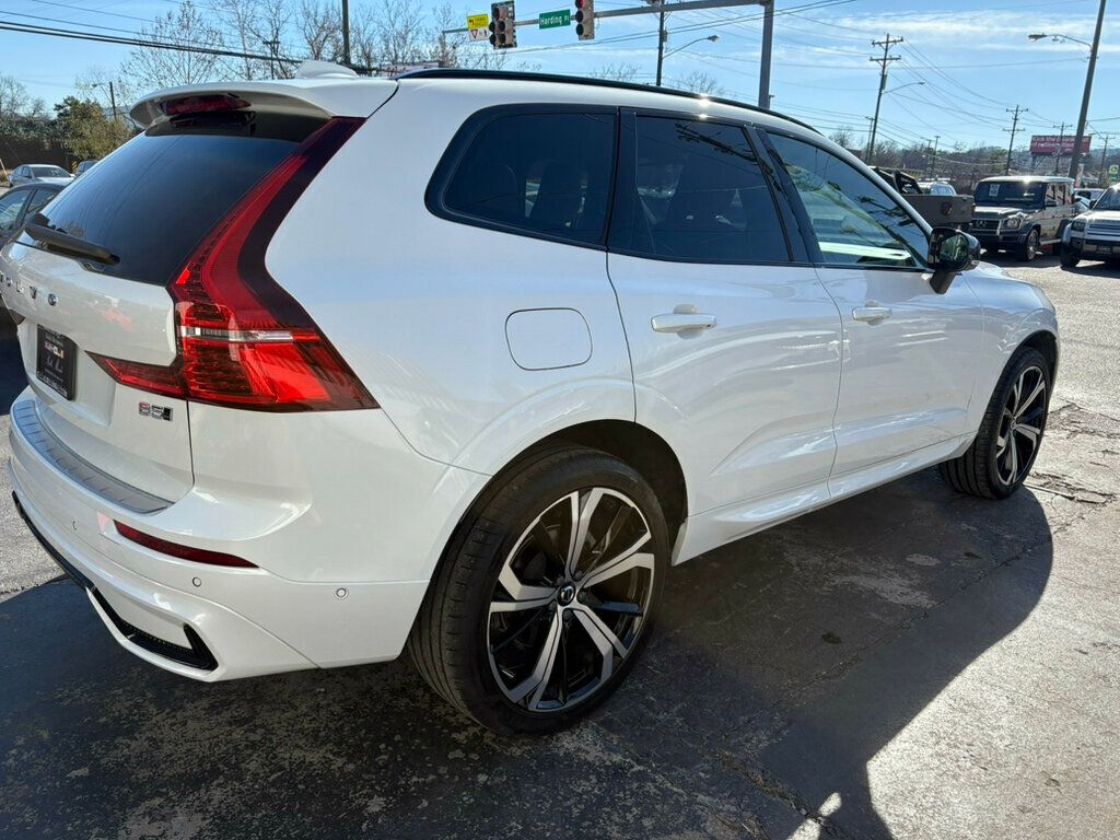 2023 Volvo XC60 Ultimate photo 3