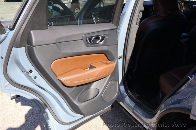 2023 Volvo XC60 Recharge Plug-In Hybrid T8 eAWD PHEV Ultimate Bright Theme - 22978006 - 12