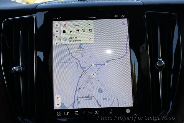 2023 Volvo XC60 Recharge Plug-In Hybrid T8 eAWD PHEV Ultimate Bright Theme - 22978006 - 23