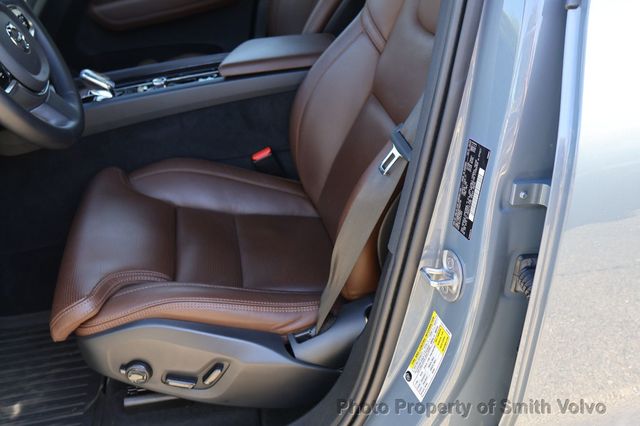 2023 Volvo XC60 Recharge Plug-In Hybrid T8 eAWD PHEV Ultimate Bright Theme - 22978006 - 8