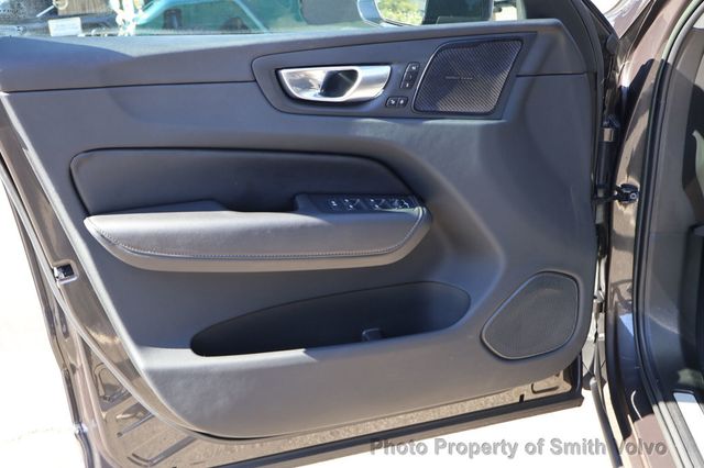 2023 Volvo XC60 Recharge Plug-In Hybrid T8 eAWD PHEV Ultimate Dark Theme - 23075817 - 10