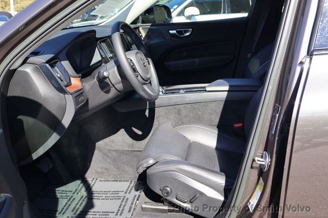 2023 Volvo XC60 Recharge Plug-In Hybrid T8 eAWD PHEV Ultimate Dark Theme - 23075817 - 8