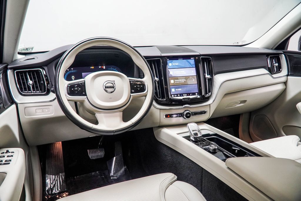 Volvo XC60 photo 16