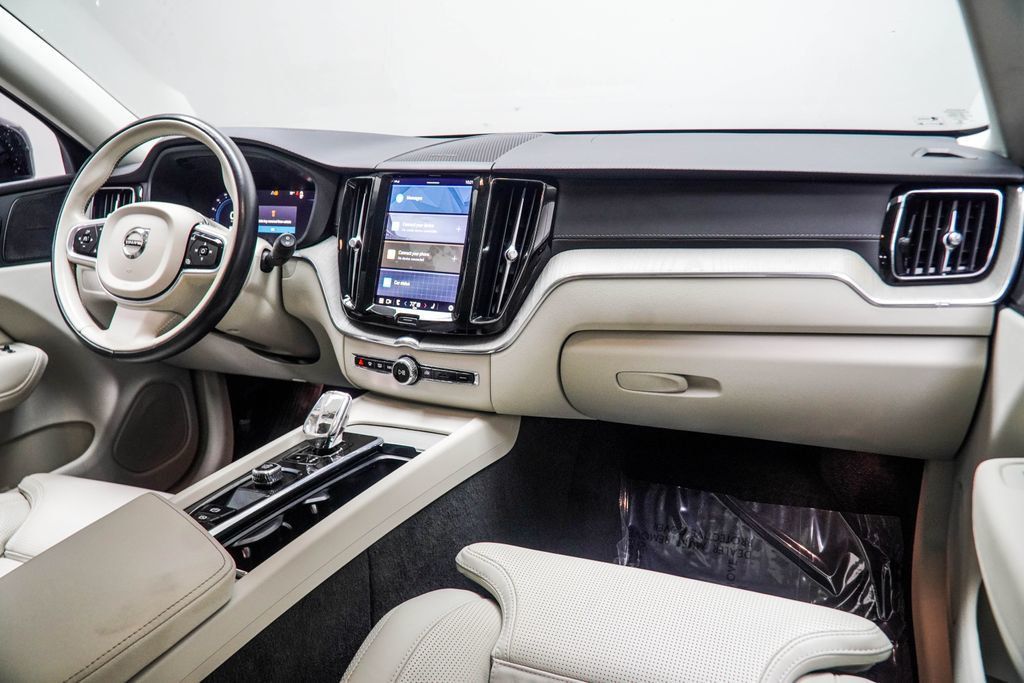 Volvo XC60 photo 19