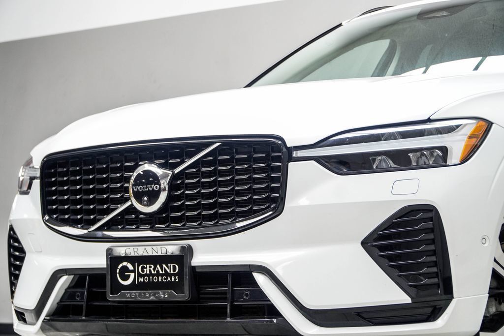 Volvo XC60 photo 2