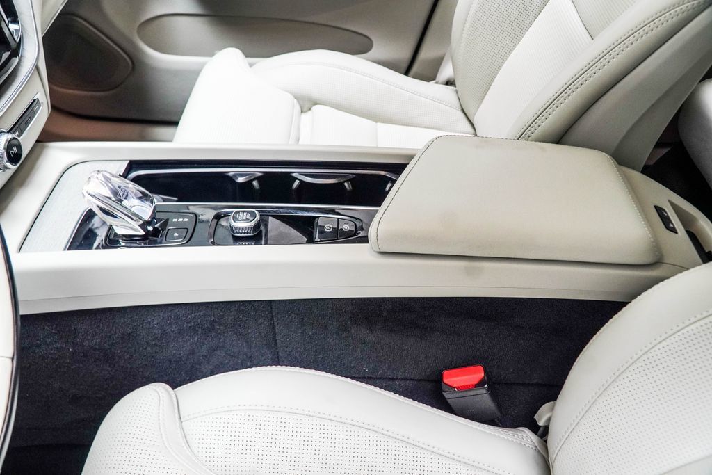 Volvo XC60 photo 20