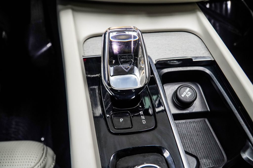 Volvo XC60 photo 22