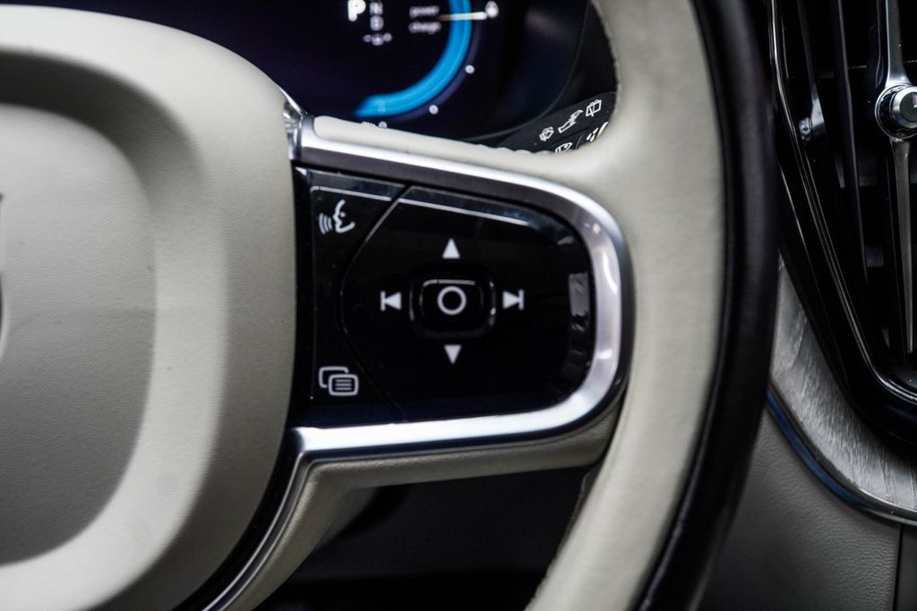 Volvo XC60 photo 27