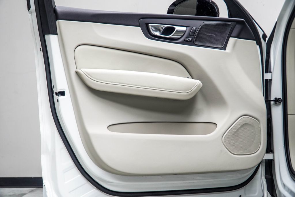 Volvo XC60 photo 32