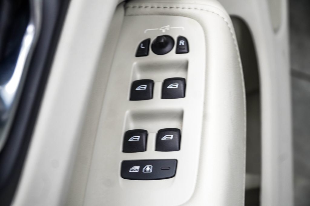 Volvo XC60 photo 34