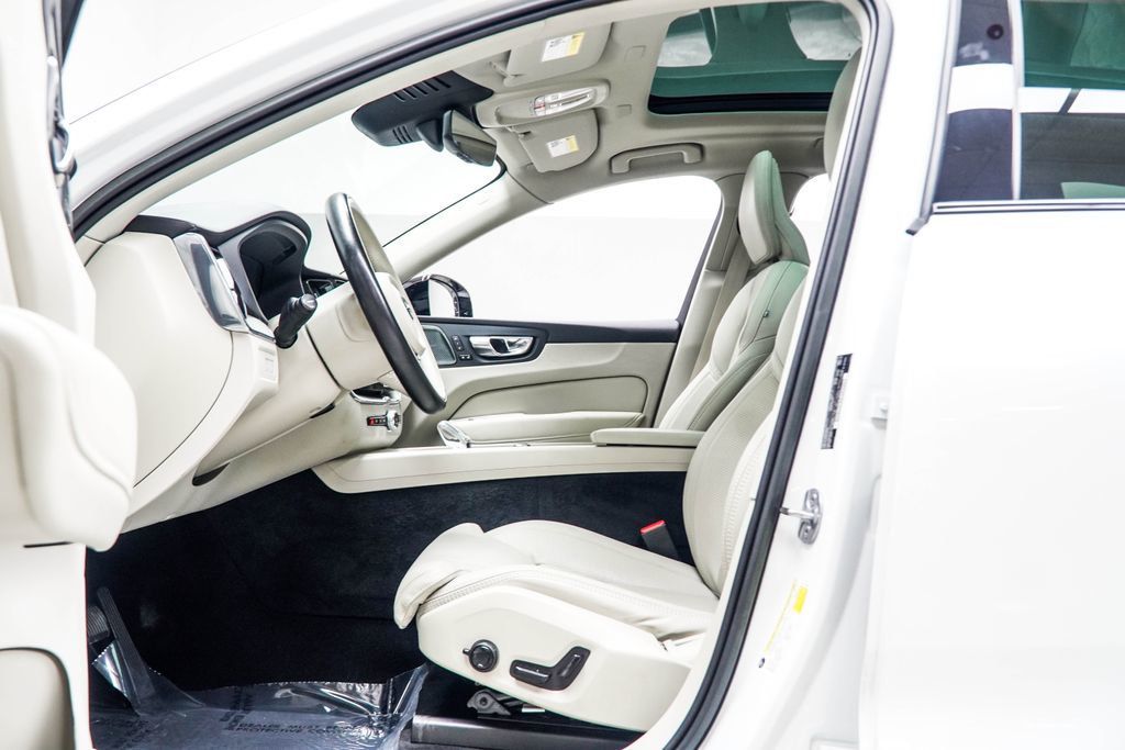 Volvo XC60 photo 36