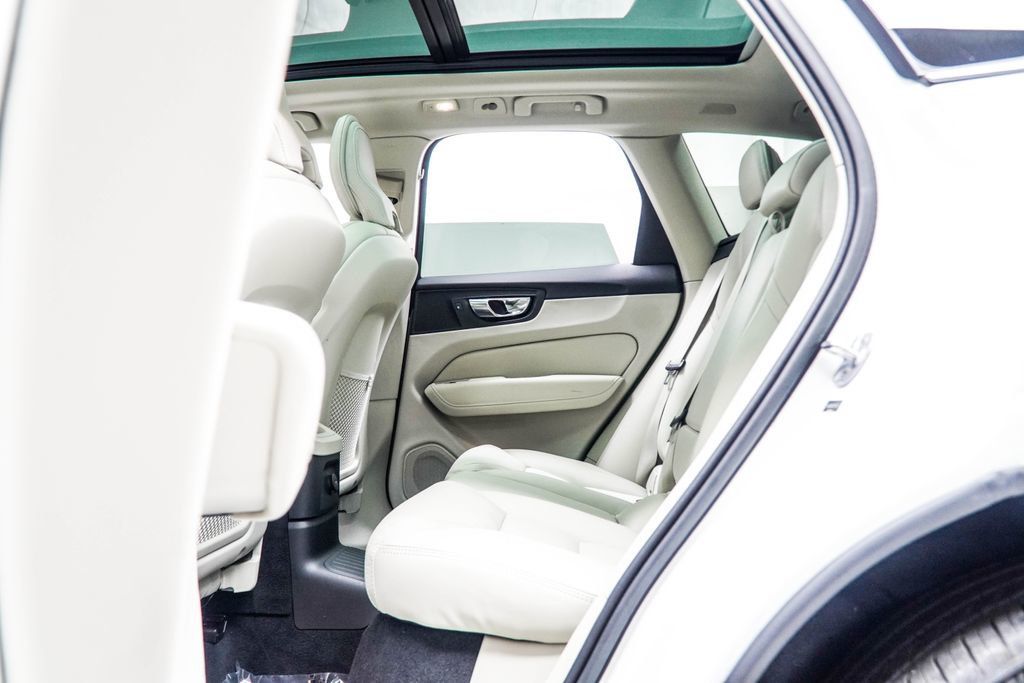 Volvo XC60 photo 37