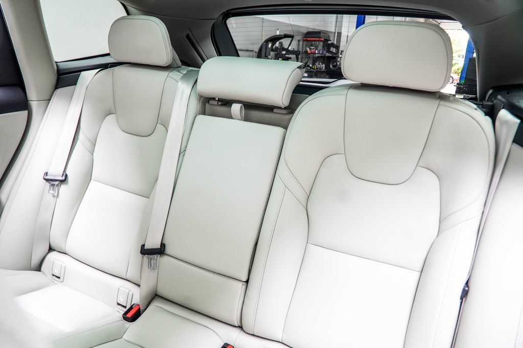 Volvo XC60 photo 38