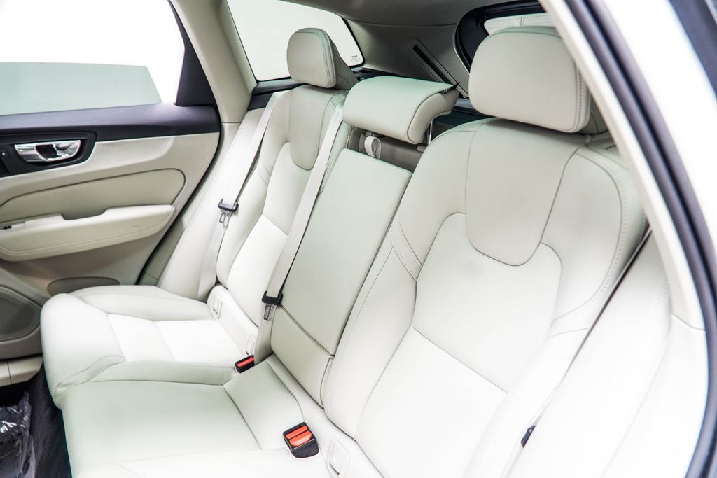 Volvo XC60 photo 39