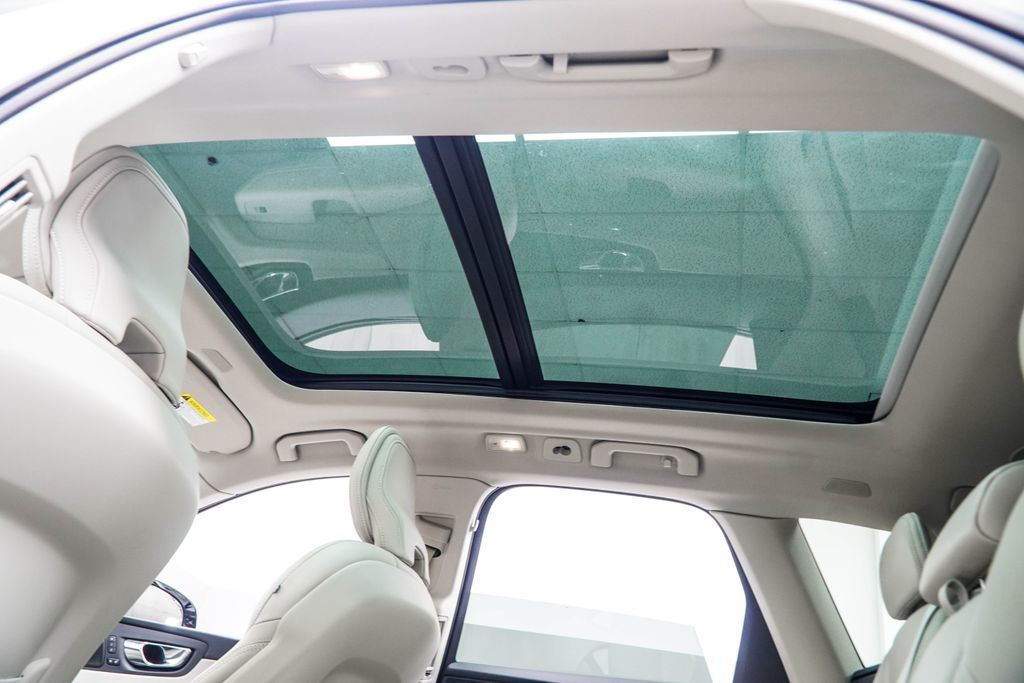Volvo XC60 photo 40