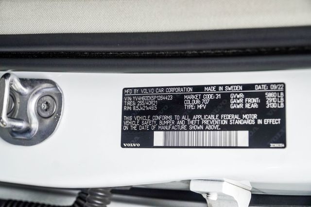 2023 Volvo XC60 Recharge Plug-In Hybrid Ultimate - 23016347 - 40