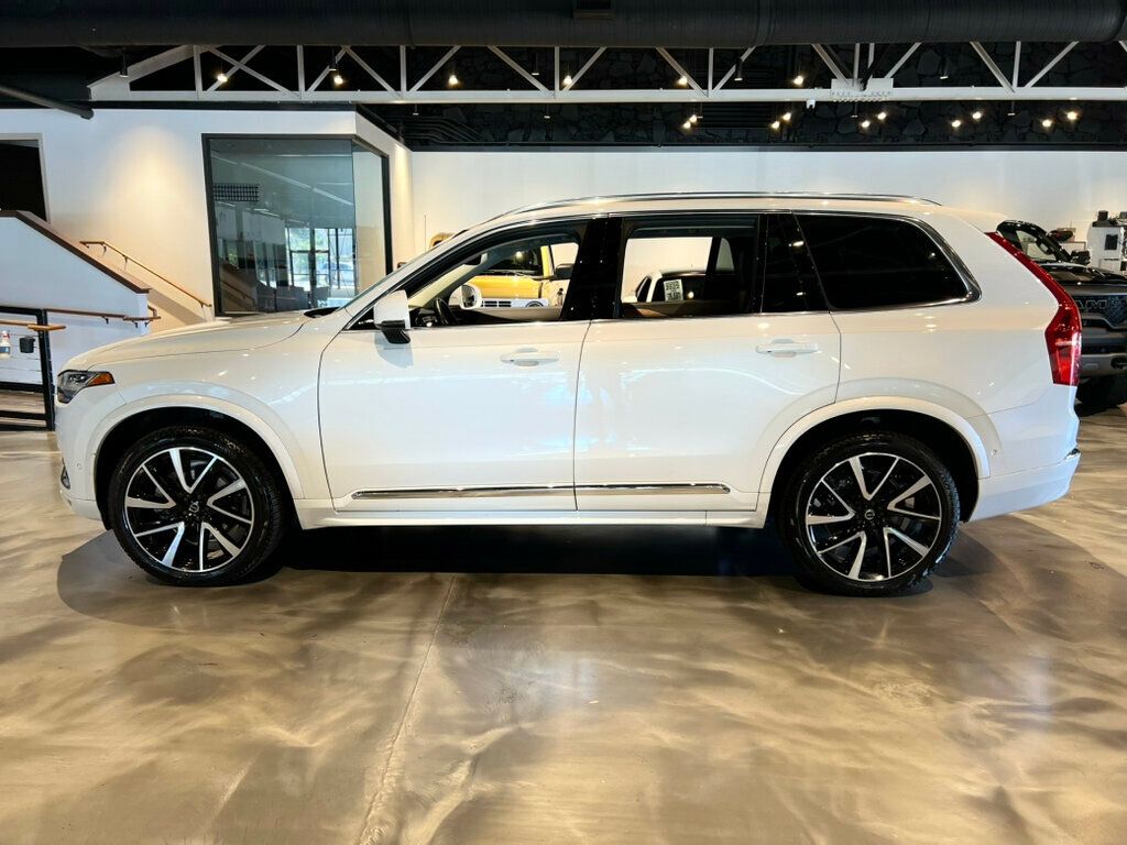 2023 Volvo XC90 B5 Plus photo 2