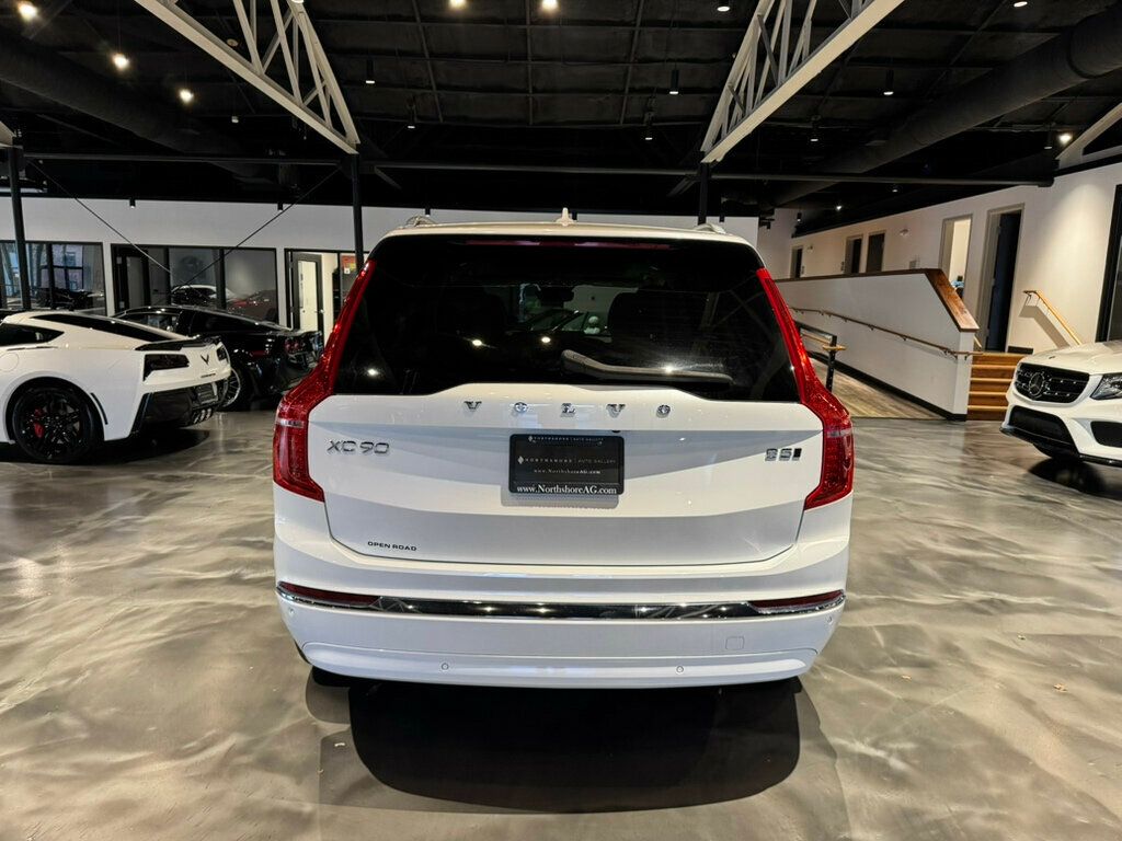 2023 Volvo XC90 B5 AWD photo 3