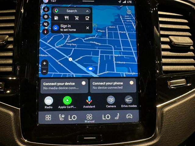 2023 Volvo XC90 B5/AWD/Plus/PanoRoof/HtdSeats/HtdSteerWheel/NAV/AppleCarplay - 23038391 - 17