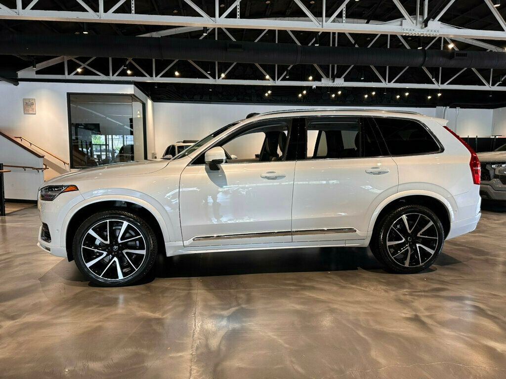2023 Volvo XC90 B5/AWD/Plus/PanoRoof/HtdSeats/HtdSteerWheel/NAV/AppleCarplay - 23038391 - 1