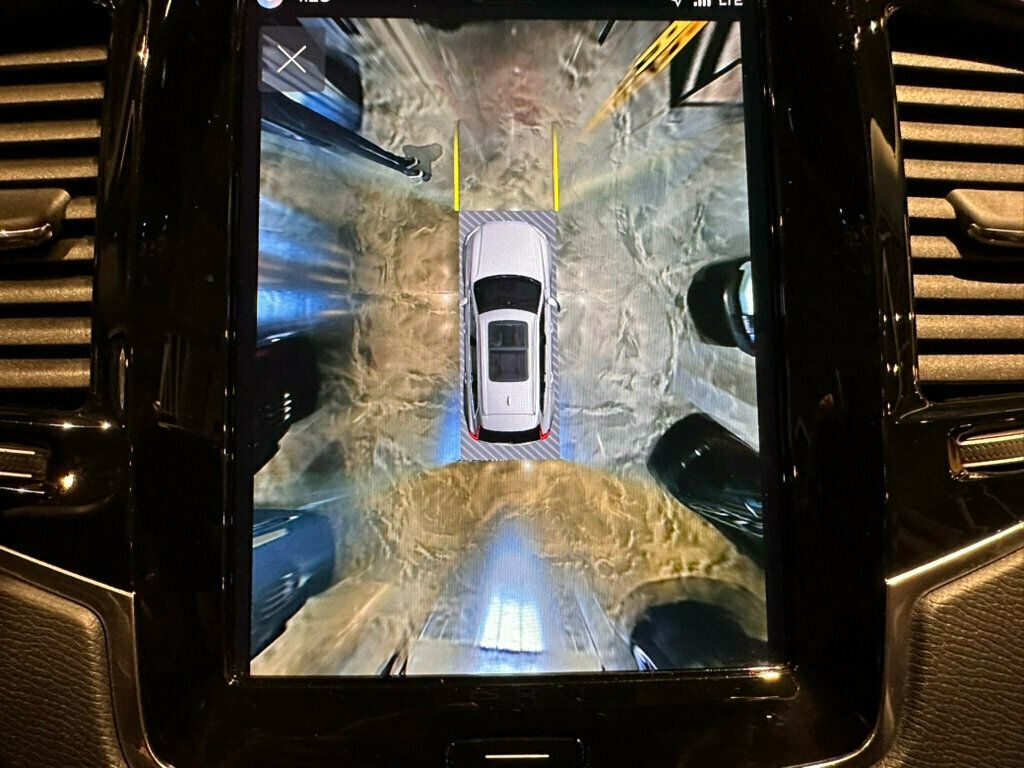 2023 Volvo XC90 B5/AWD/Plus/PanoRoof/HtdSeats/HtdSteerWheel/NAV/AppleCarplay - 23038391 - 19