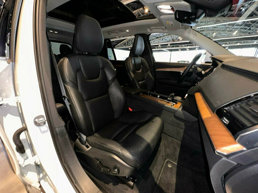 2023 Volvo XC90 B5/AWD/Plus/PanoRoof/HtdSeats/HtdSteerWheel/NAV/AppleCarplay - 23038391 - 32