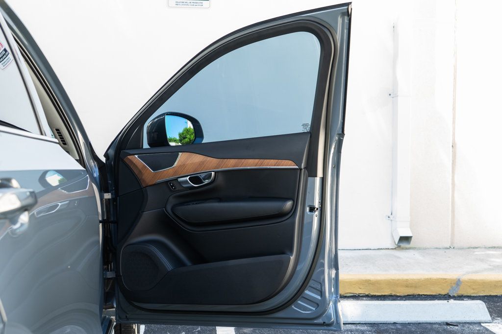 2023 Volvo XC90 AWD Plus photo 31