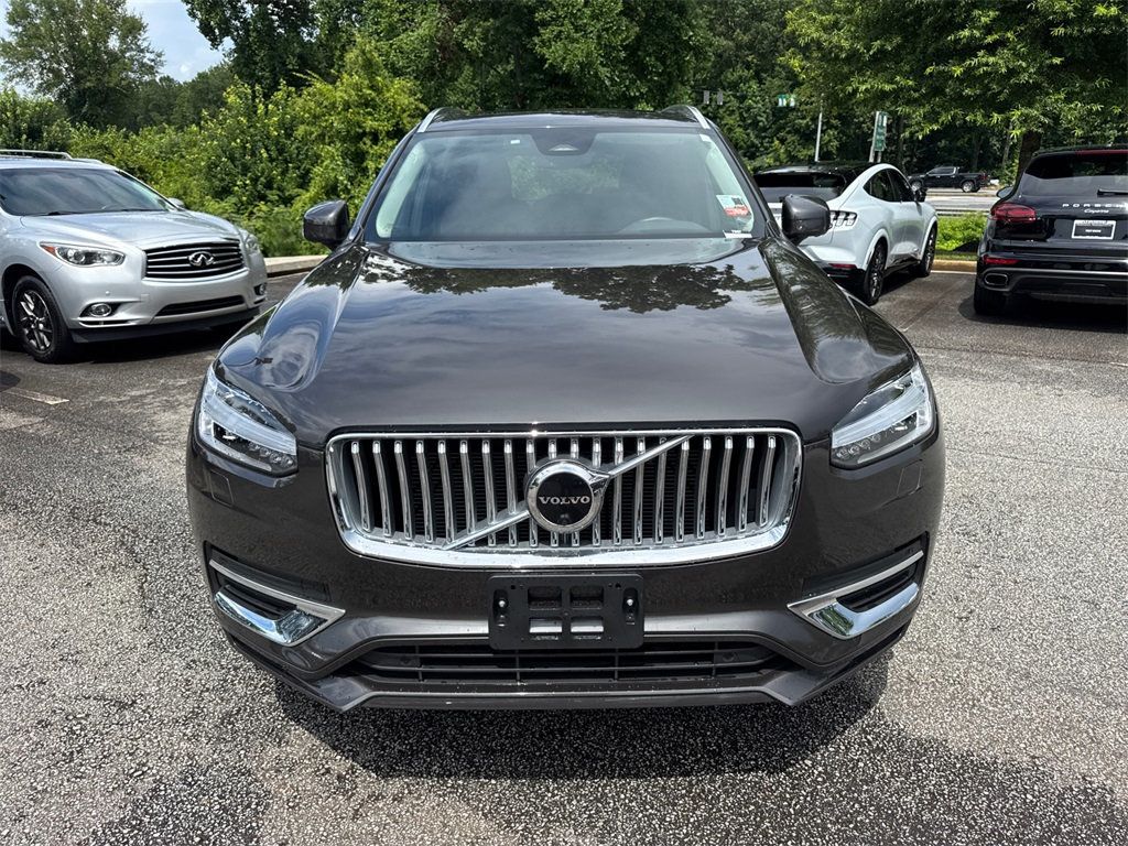 2023 Volvo XC90 AWD Plus photo 2