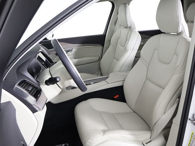 2023 Volvo XC90 B6 AWD Plus 7P - 23043754 - 32