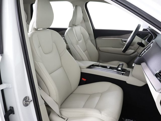 2023 Volvo XC90 B6 AWD Plus 7P - 23043754 - 33