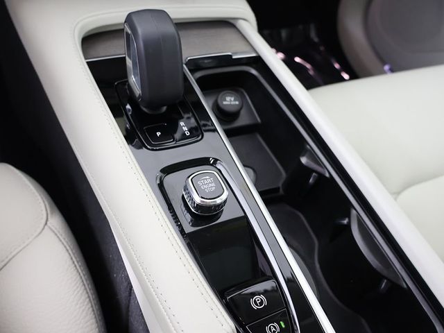 2023 Volvo XC90 B6 AWD Plus 7P - 23043754 - 57