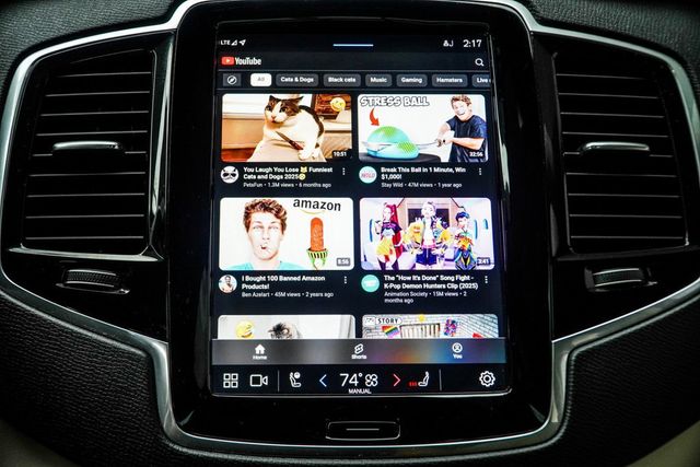 2023 Volvo XC90 B6 AWD Plus 7P - 22911997 - 23