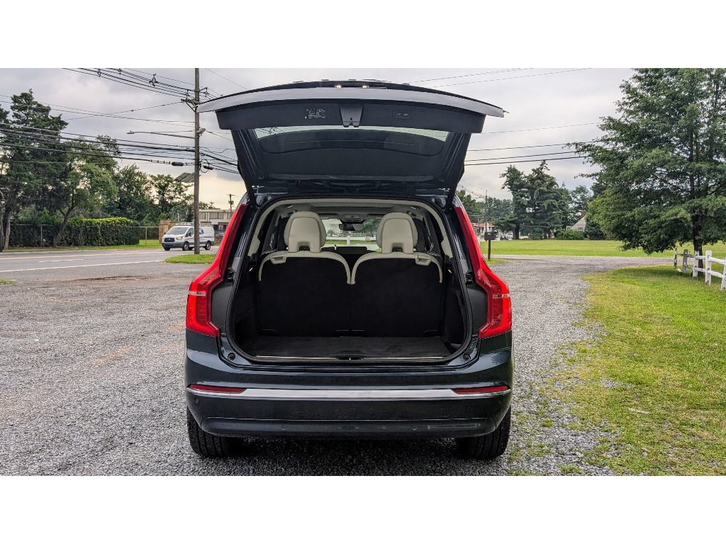 2023 Volvo XC90 AWD Plus photo 9