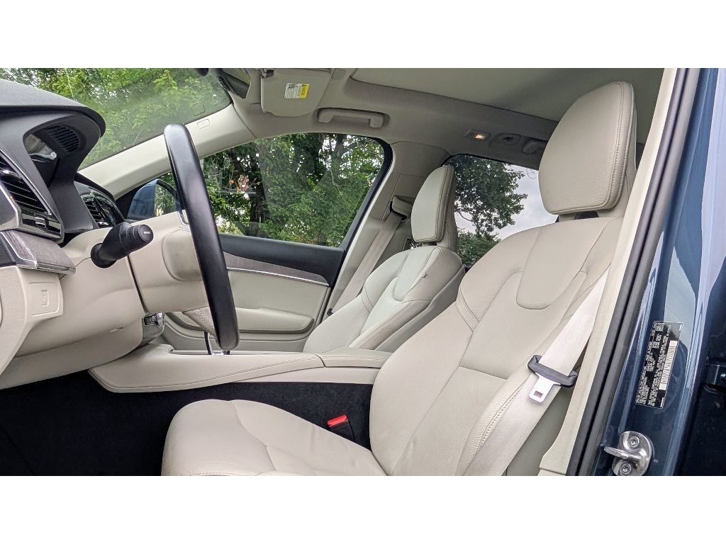 2023 Volvo XC90 AWD Plus photo 10