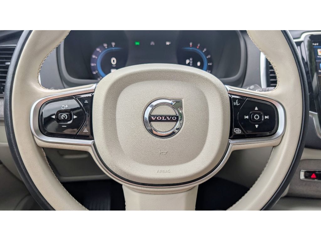 2023 Volvo XC90 AWD Plus photo 16